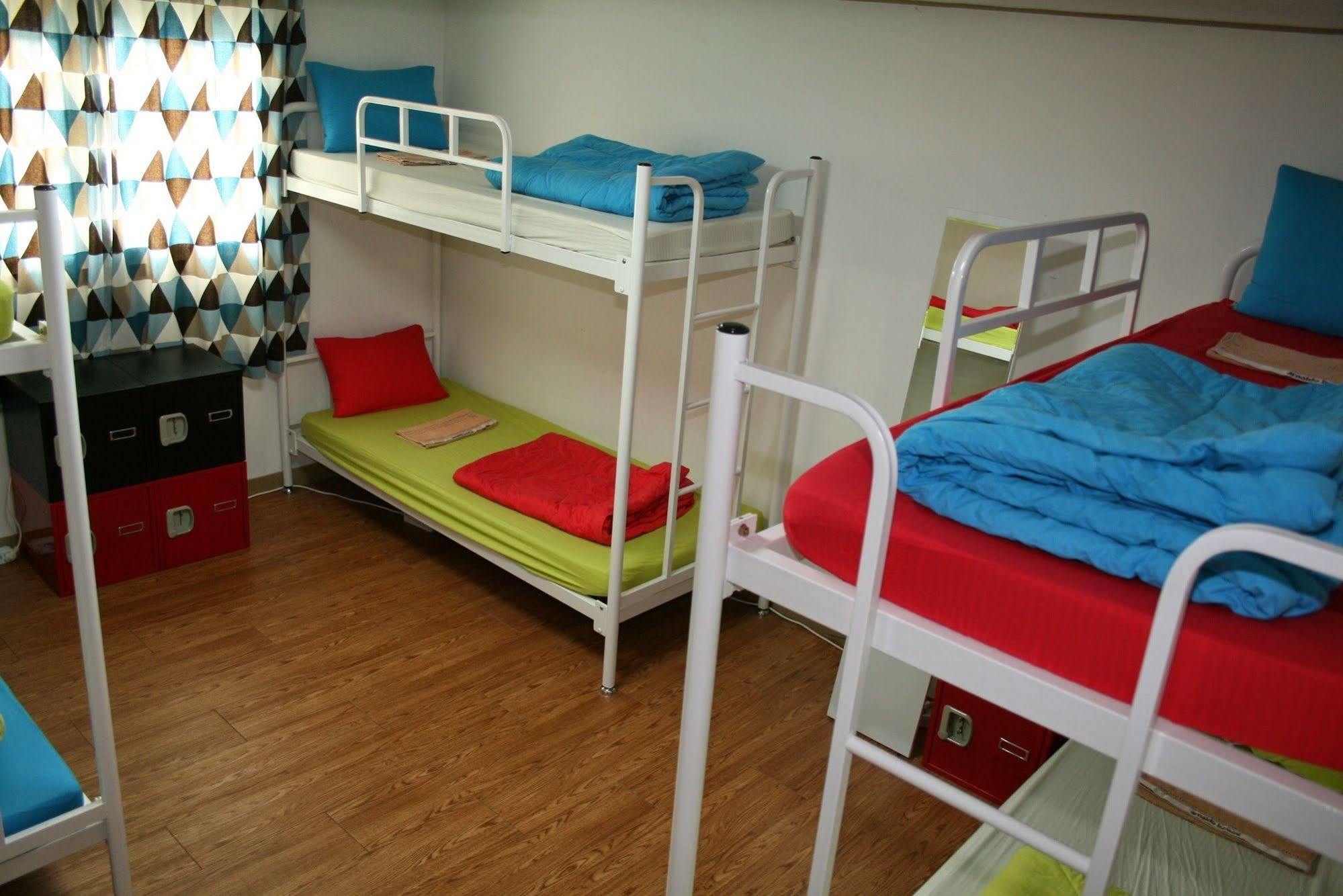 Zzzip Guesthouse In Hongdae Séoul Extérieur photo