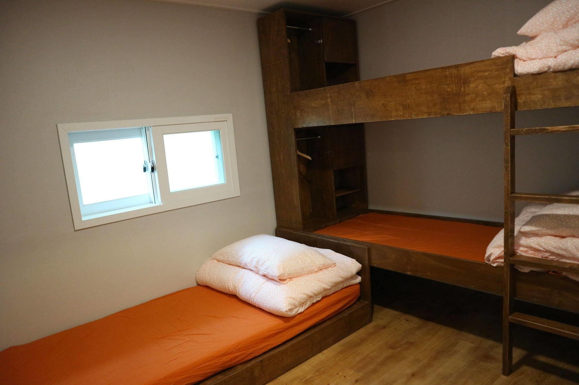 Zzzip Guesthouse In Hongdae Séoul Extérieur photo
