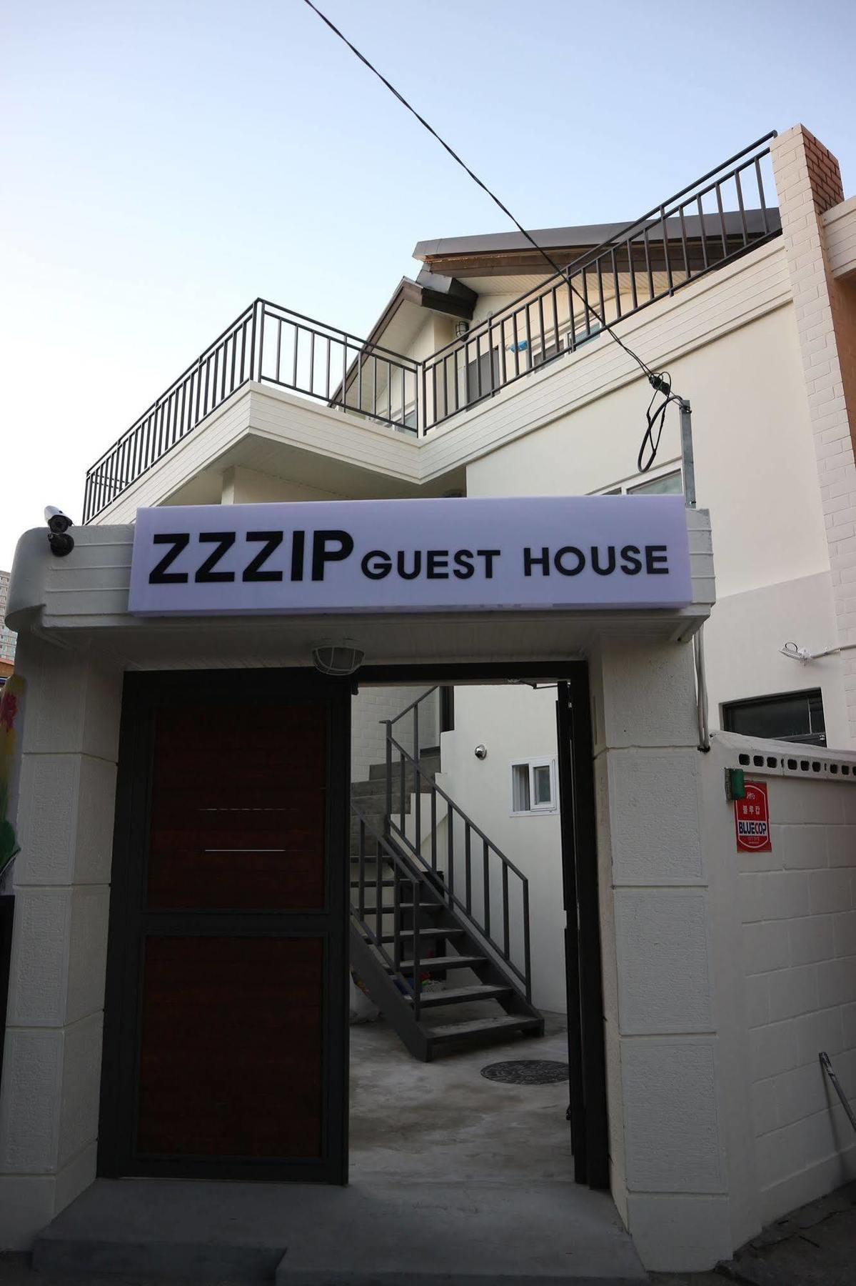 Zzzip Guesthouse In Hongdae Séoul Extérieur photo